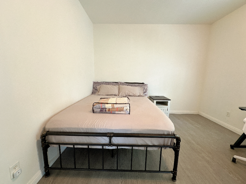 13703 Turf Paradise St - Photo 3 of 7