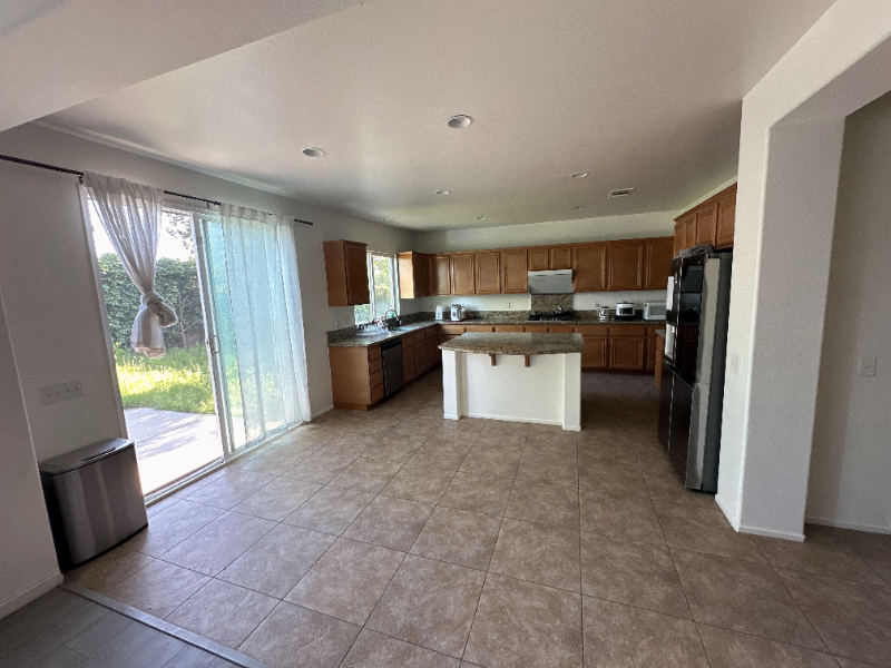 13703 Turf Paradise St - Photo 5 of 7