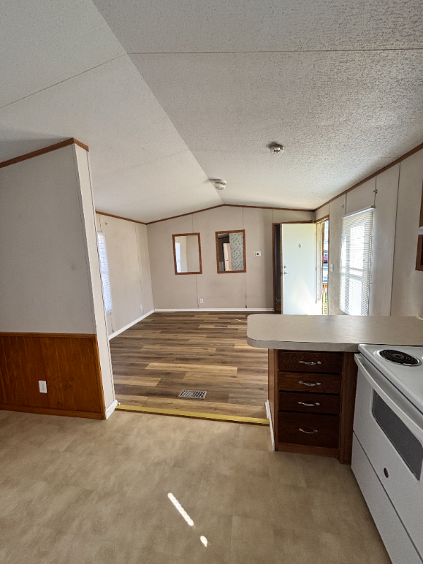 110 Leblanc St - Photo 3 of 6