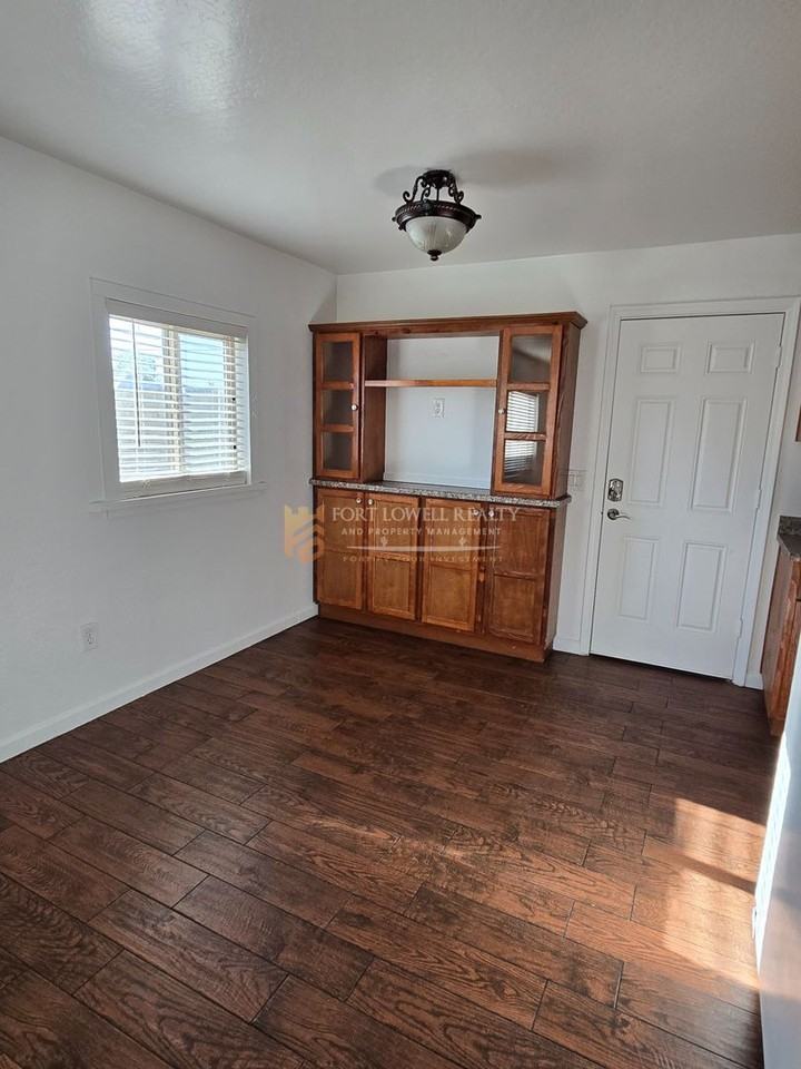 6 E Hill Dr #A - Photo 3 of 13