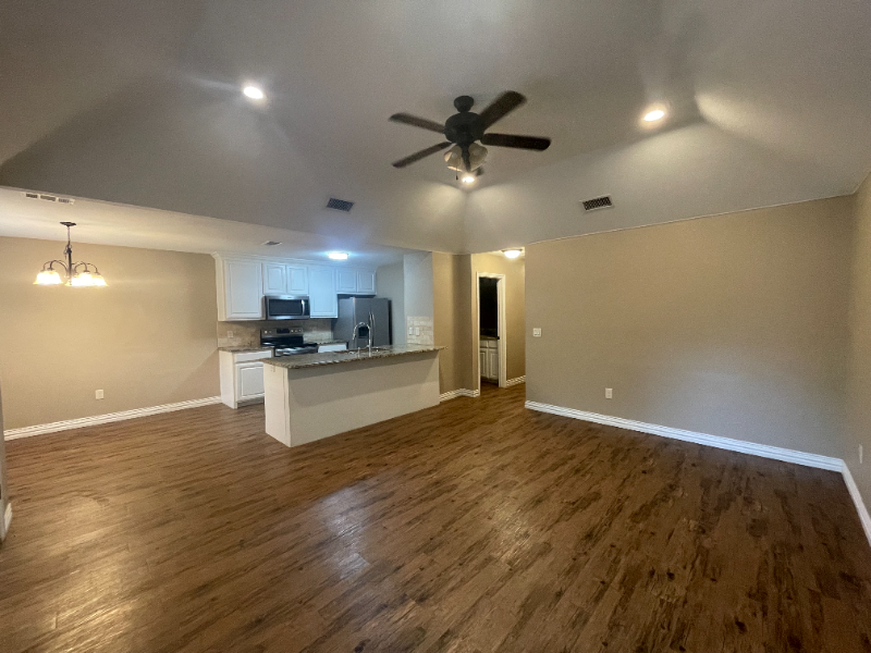 408 W Johnson St - Photo 3 of 13