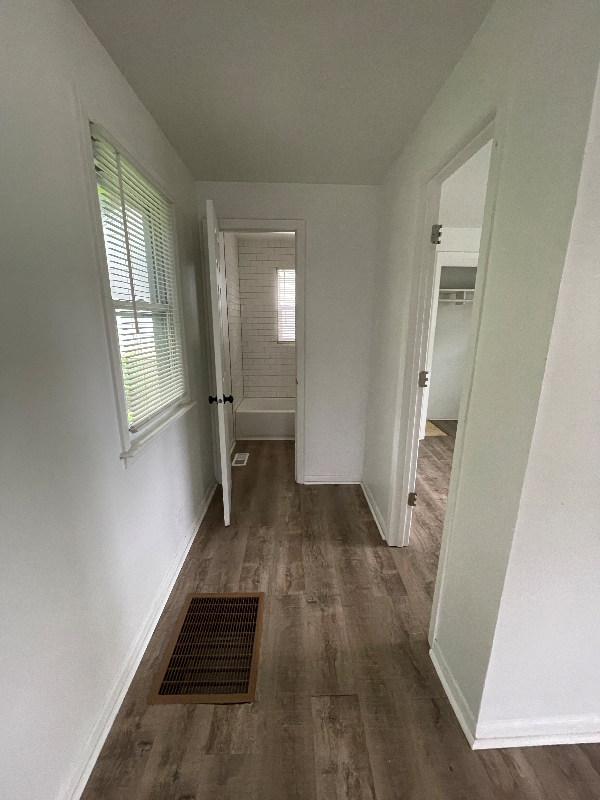 8239 Wayne Ave - Photo 6 of 11