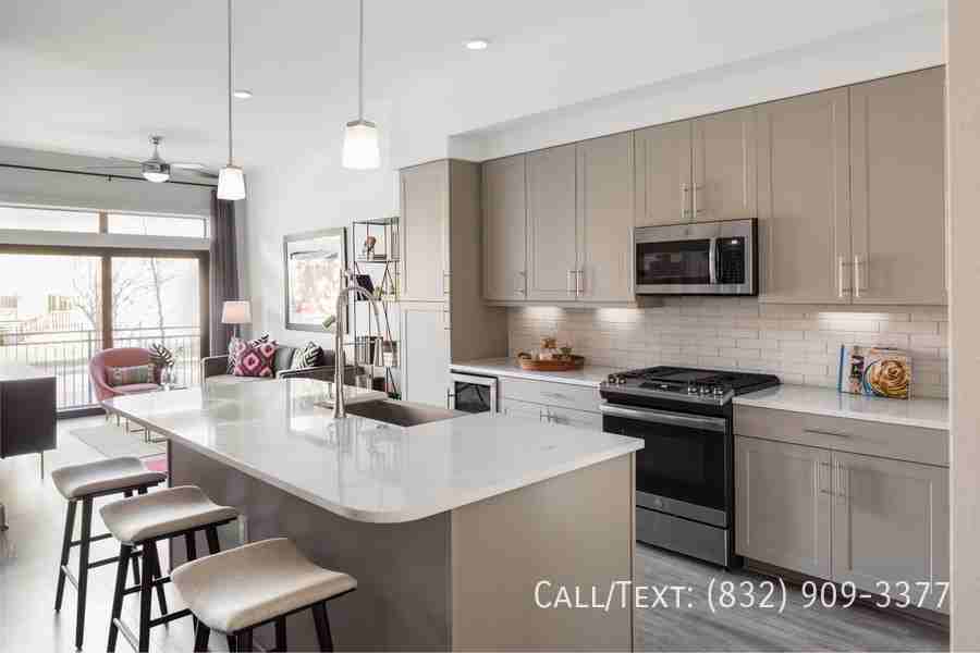 2198 W 18th St #10HWS