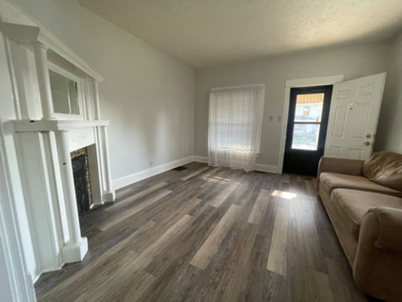 733 S 7th St - Photo 2 of 10