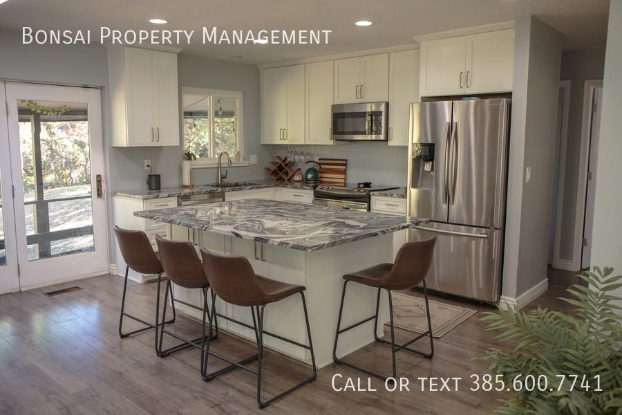 3281 E Fortuna Dr - Photo 2 of 14