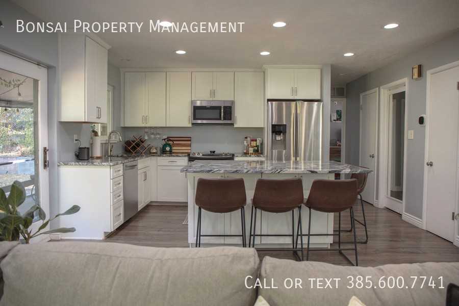 3281 E Fortuna Dr - Photo 3 of 14