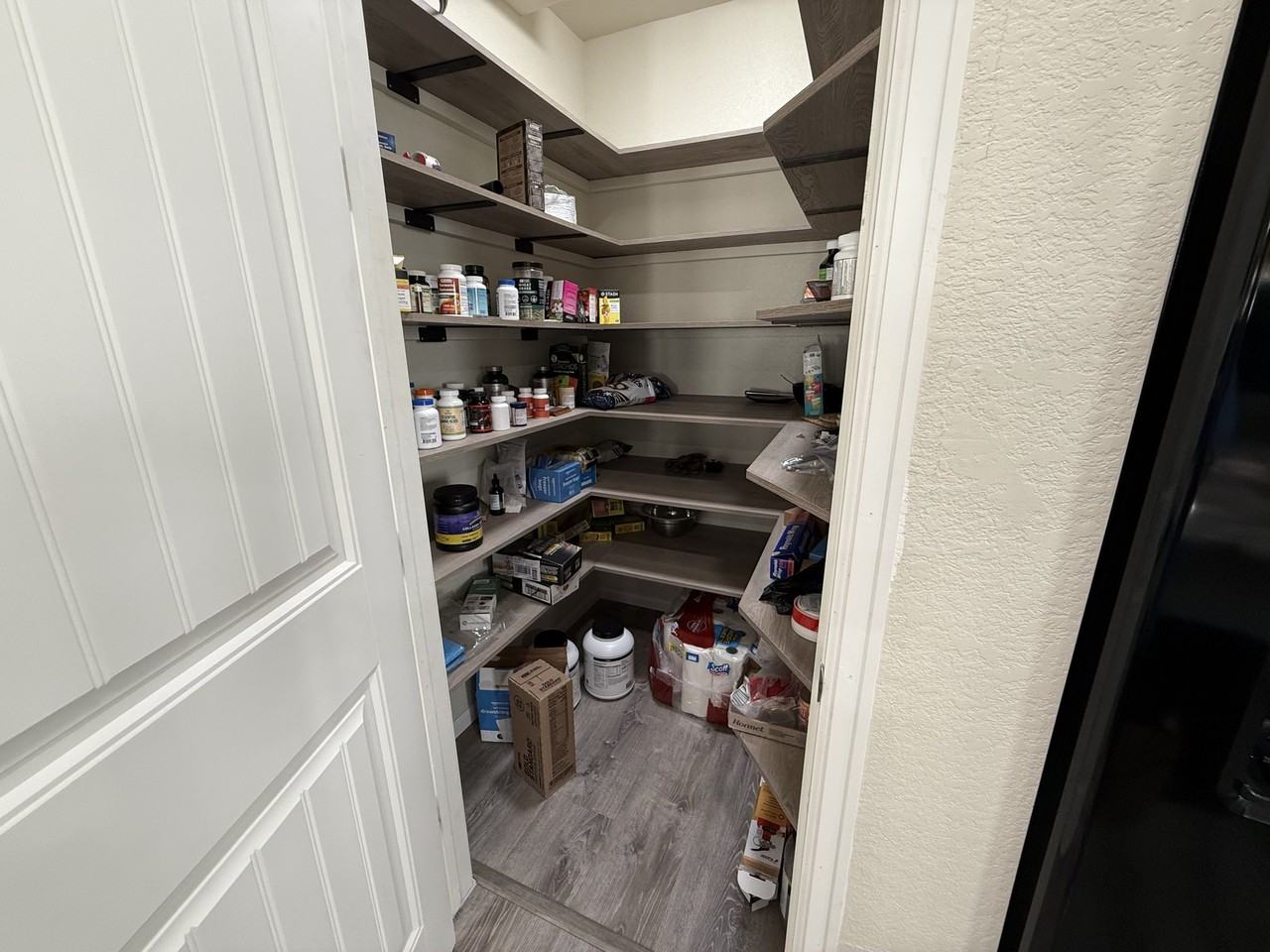 4910 Cathay Ct - Photo 4 of 19