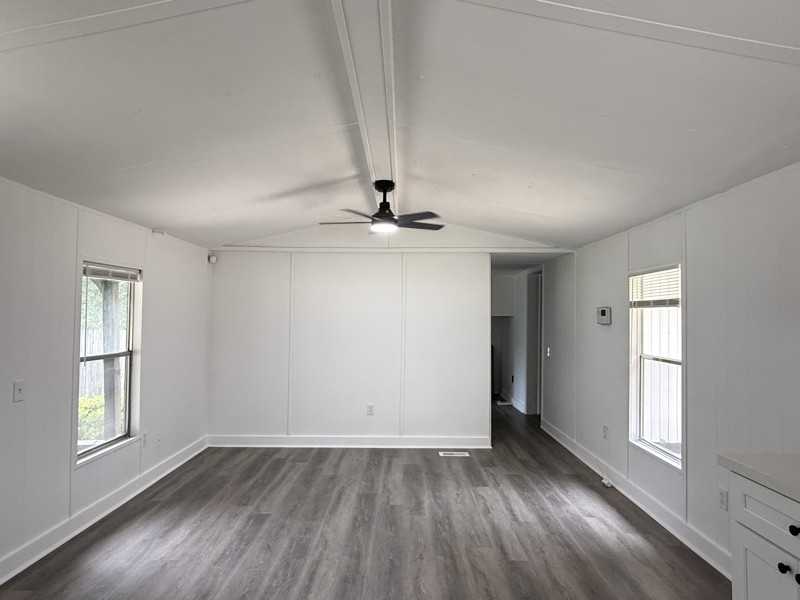 700 Hayman St - Photo 5 of 18