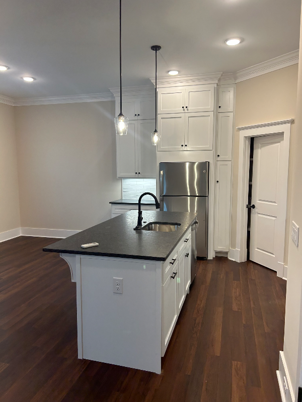 231 West Ave #B - Photo 2 of 4