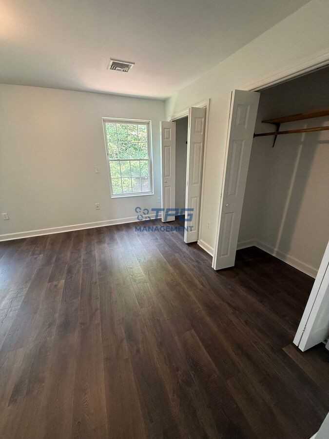 245 N 19th St #2ndFL - Photo 7 of 14