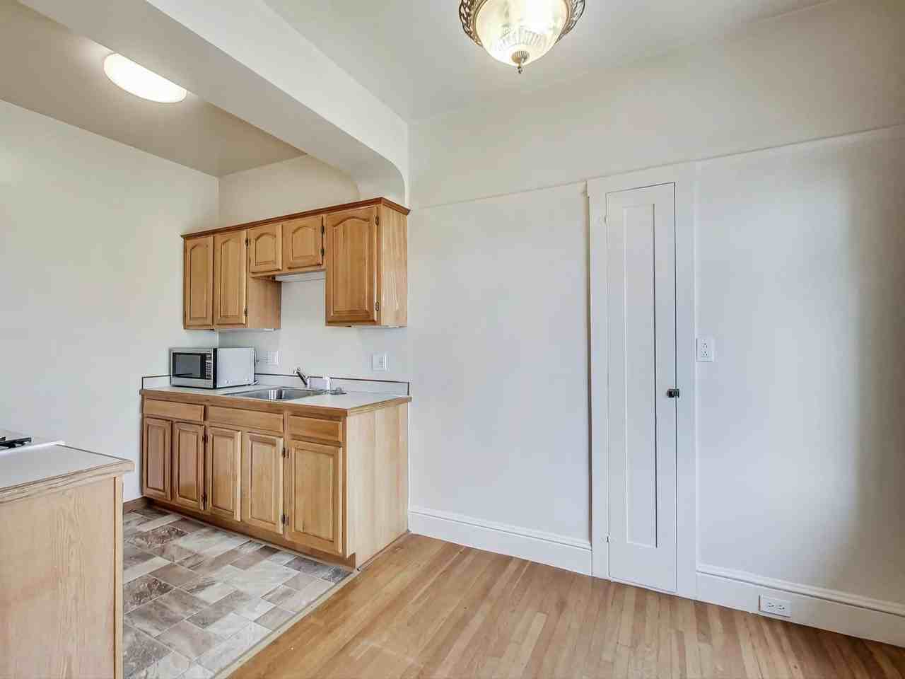 2485 Chestnut St #205 - Photo 5 of 12