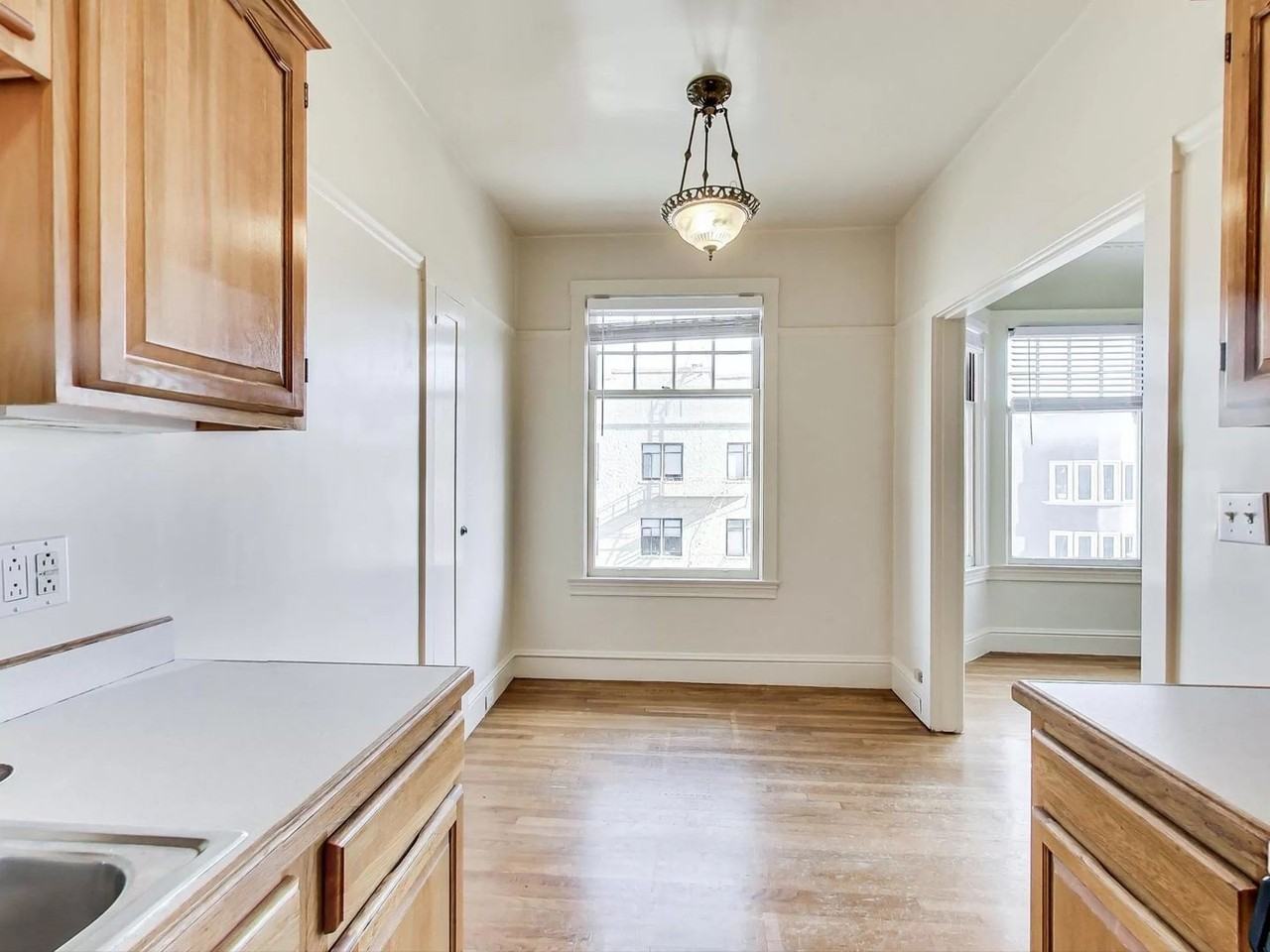 2485 Chestnut St #205 - Photo 7 of 12