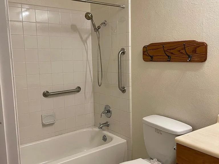 933 Shenandoah Dr - Photo 5 of 7