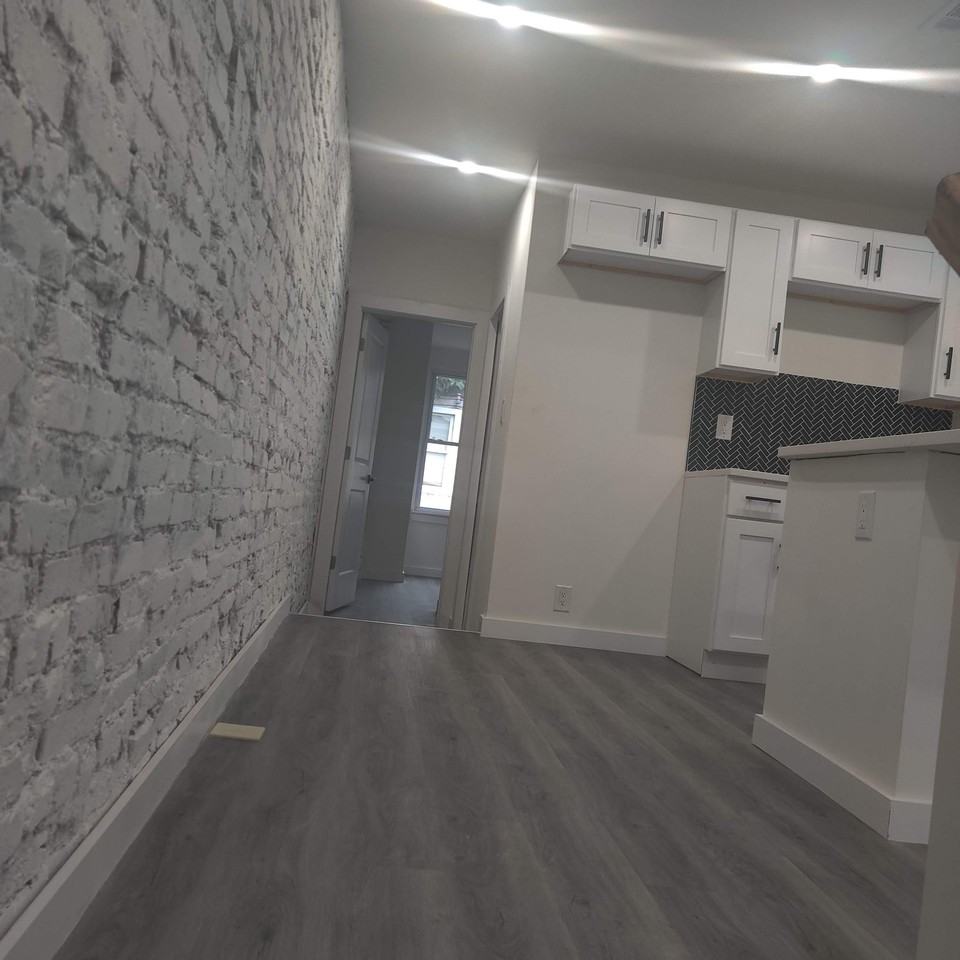 2546 N 11th St - Photo 2 of 10
