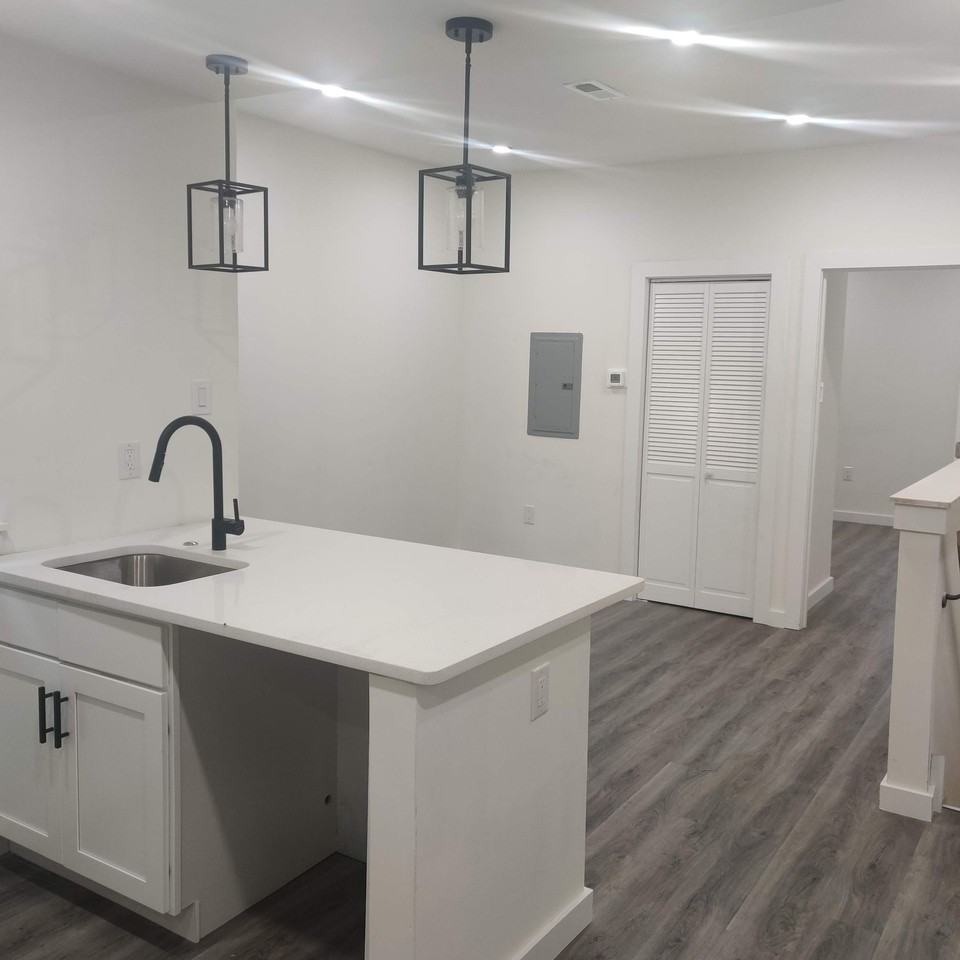 2546 N 11th St - Photo 3 of 10