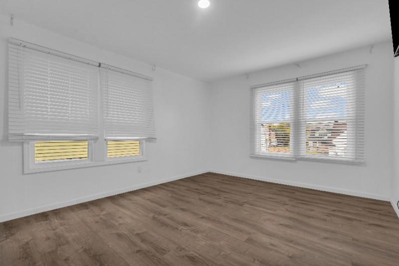 2466 Highland St - Photo 5 of 20