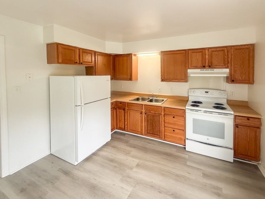 496 Lancaster Creek Dr #NA - Photo 4 of 15