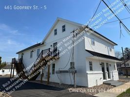featured image of 461 Godfrey St #5