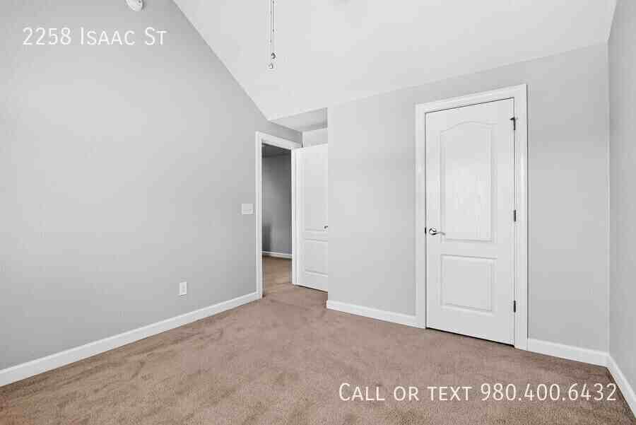 2258 Isaac St - Photo 2 of 47