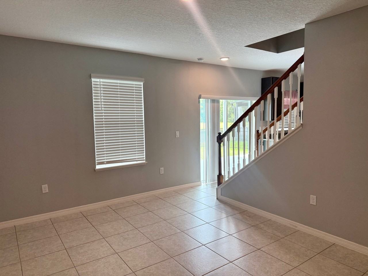 2213 Canyon Breeze Ave - Photo 4 of 10