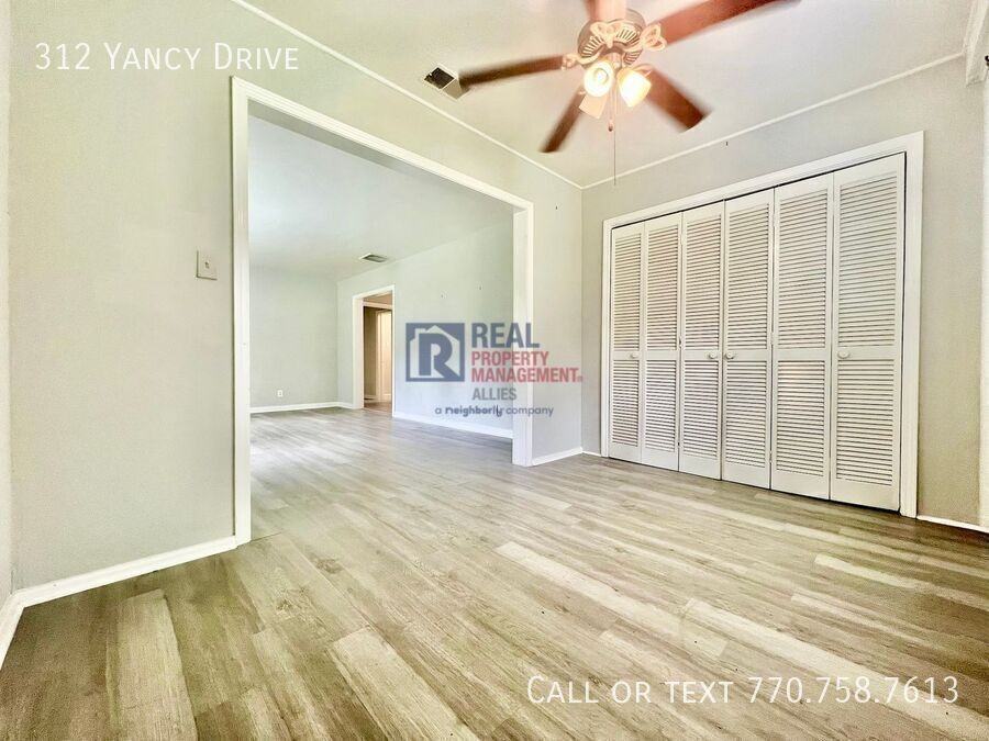 312 Yancy Dr Se - Photo 3 of 15