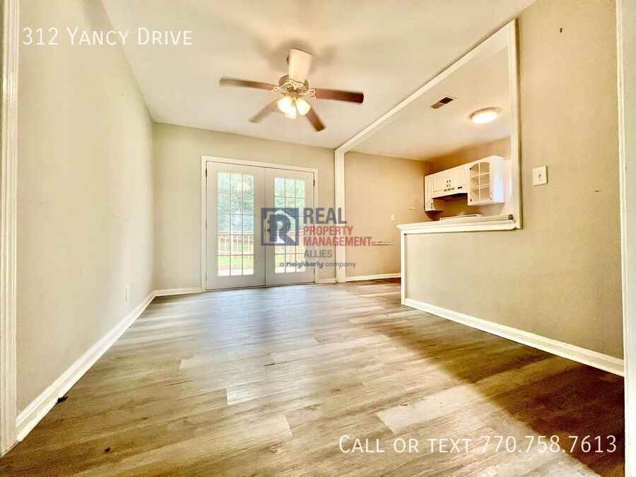 312 Yancy Dr Se - Photo 5 of 15