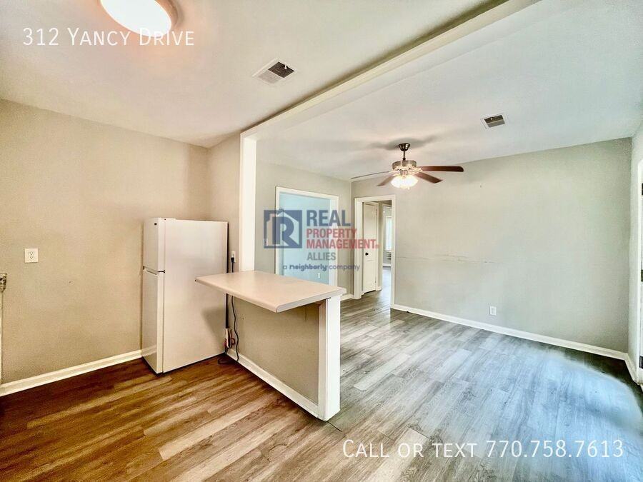 312 Yancy Dr Se - Photo 7 of 15