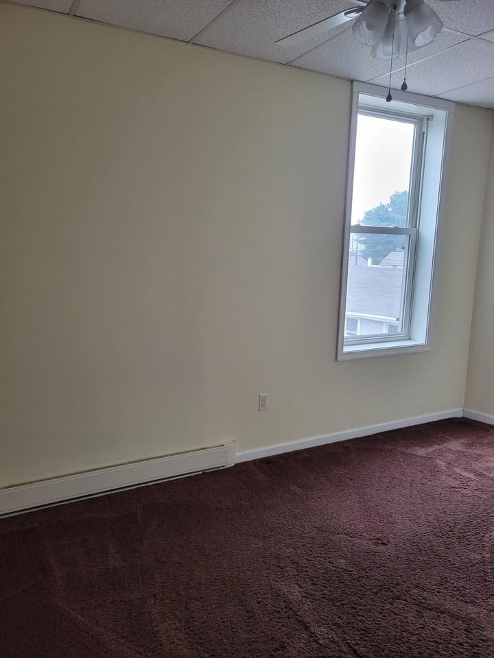 315 Springdale St #B - Photo 3 of 10