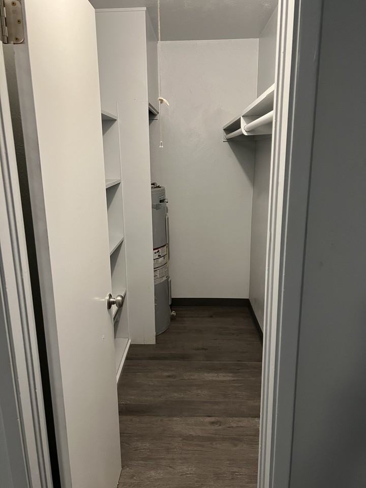 1434 W Clinton Ave #1434 - Photo 5 of 8