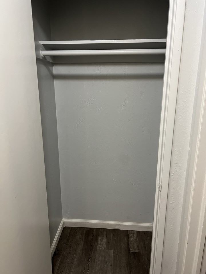 1434 W Clinton Ave #1434 - Photo 6 of 8