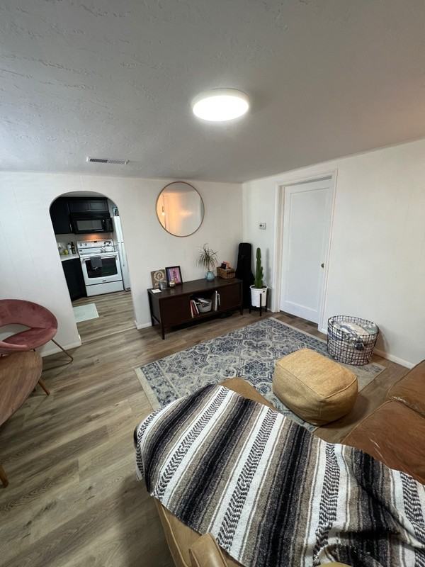 990 E St