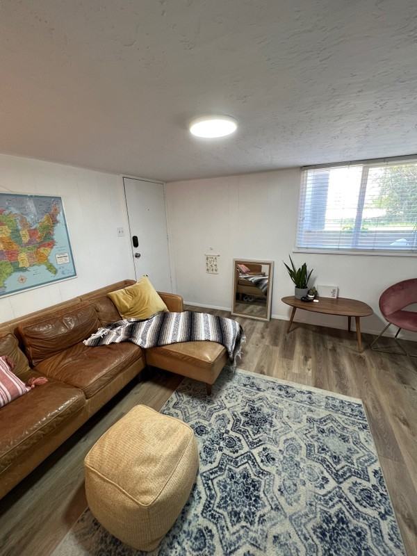 990 E St - Photo 2 of 21