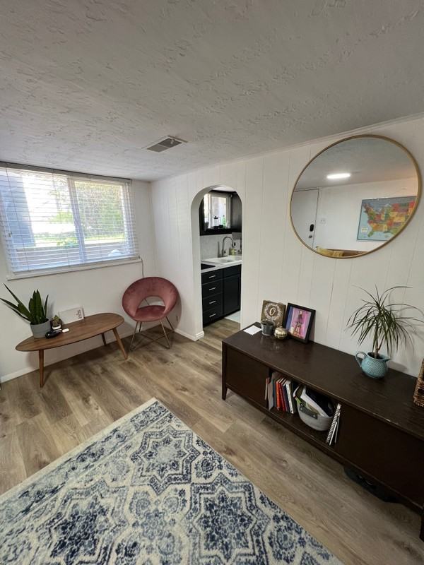 990 E St - Photo 3 of 21