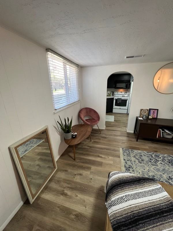 990 E St - Photo 4 of 21