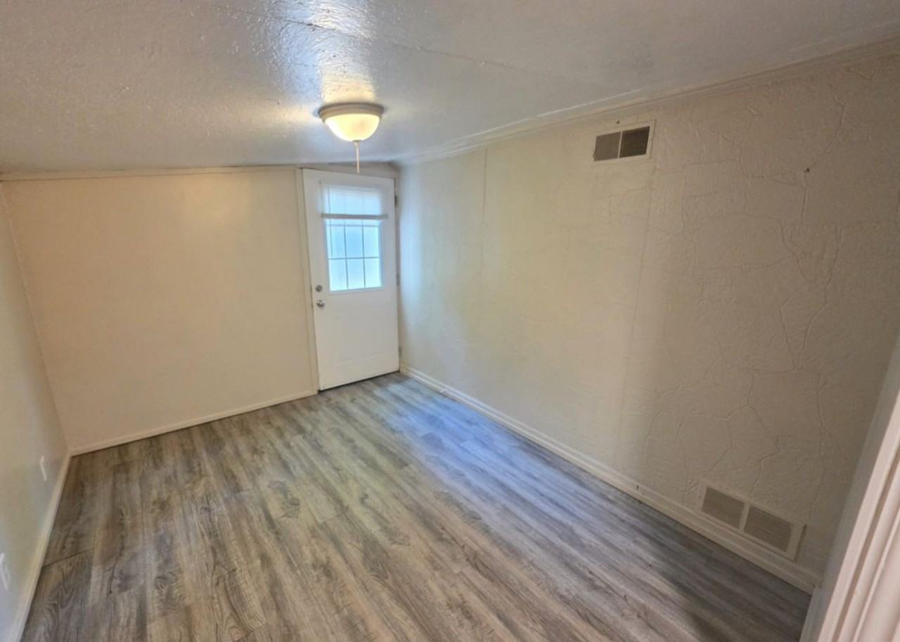 428 La Rosh Street Ct - Photo 5 of 6