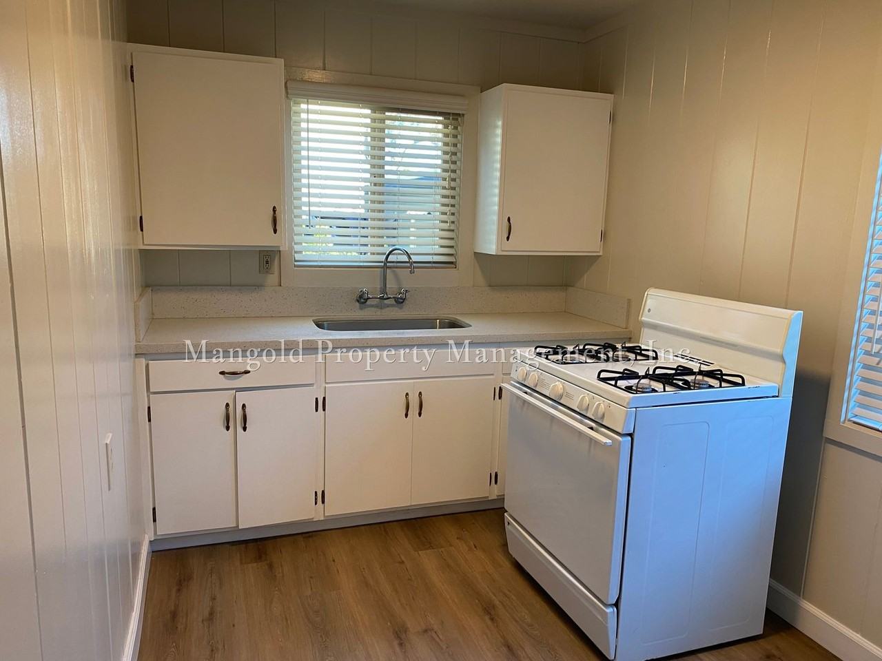 501-555 - Photo 2 of 21