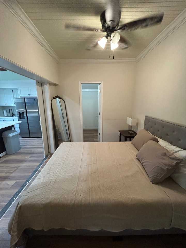 5626 28th Ave S #B - Photo 4 of 18