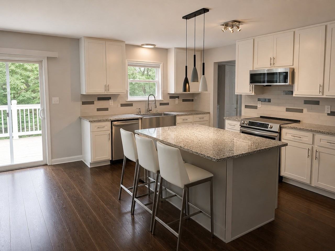 708 English Ivy - Photo 3 of 16