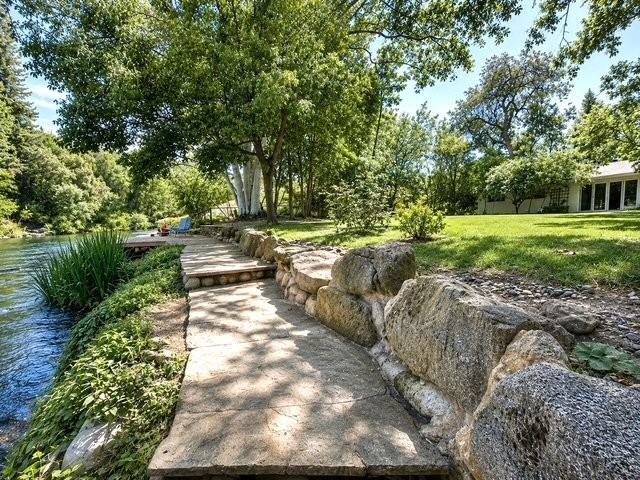 210 Wood Duck Dr - Photo 2 of 16