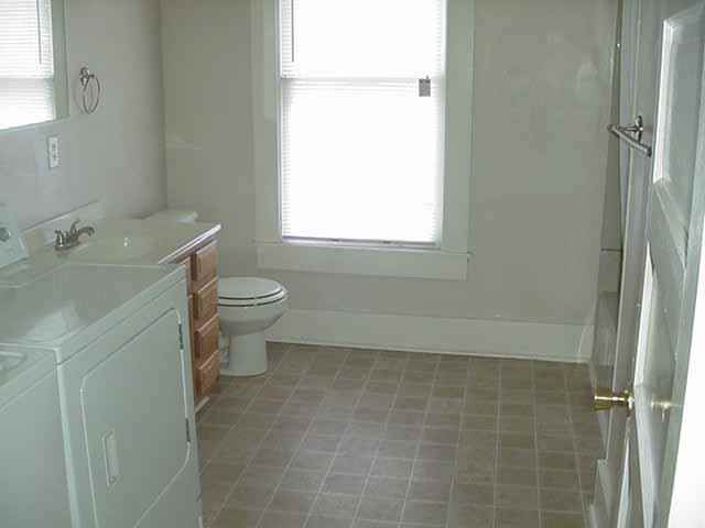 911 N El Paso Ave - Photo 6 of 7