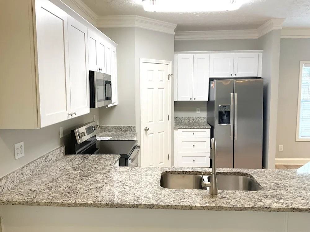2016 Towne Park Dr - Photo 4 of 14