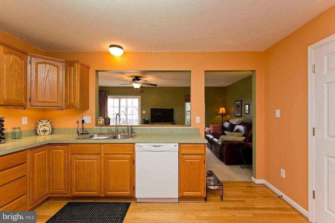 1976 Cidermill Ln - Photo 6 of 20