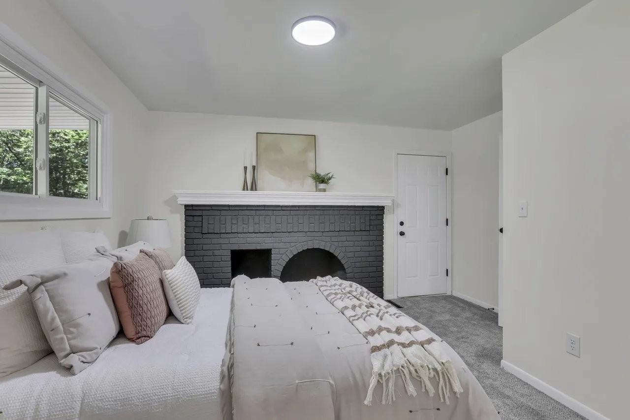 476 S State St - Photo 3 of 13