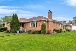 featured image of 205 Glencove Rd