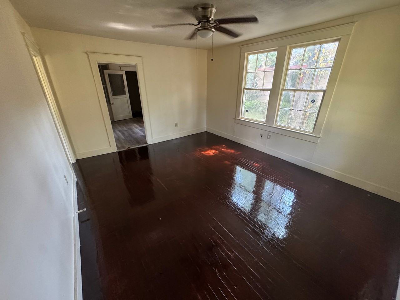5465 Jefferson Ave - Photo 4 of 10