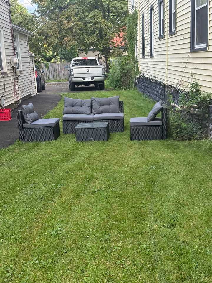 92 Jefferson Ave - Photo 3 of 20