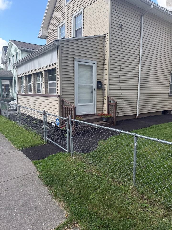 92 Jefferson Ave - Photo 4 of 20