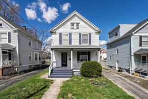 featured image of 2892 Markbreit Ave