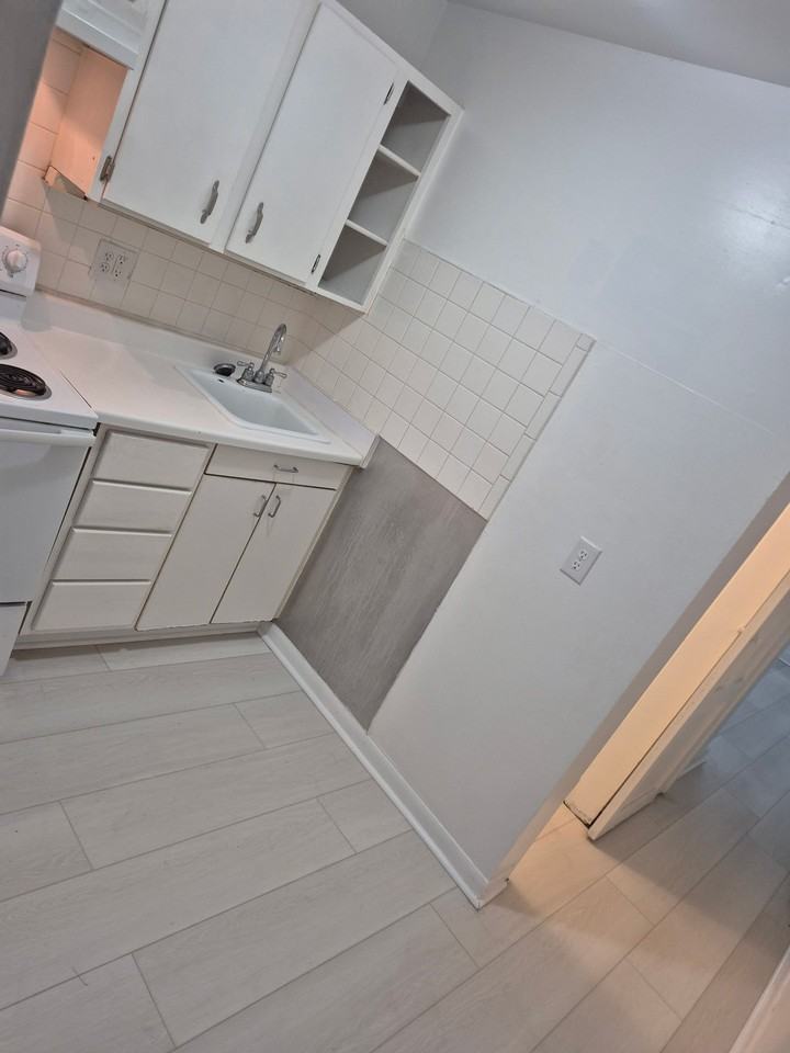 6504 Julian Ave #C1 - Photo 4 of 12