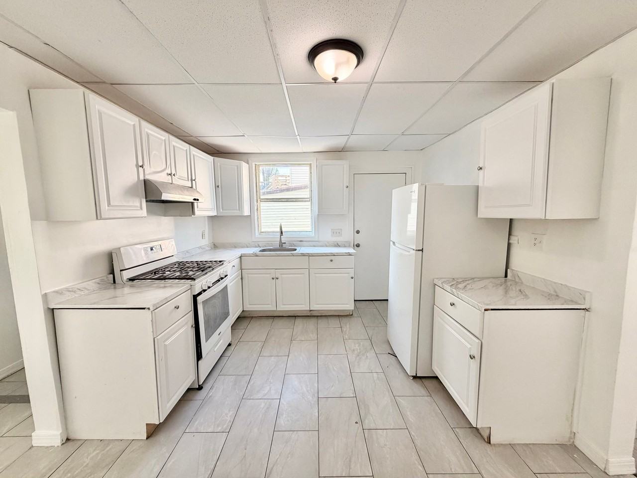 710 High St N - Photo 5 of 19